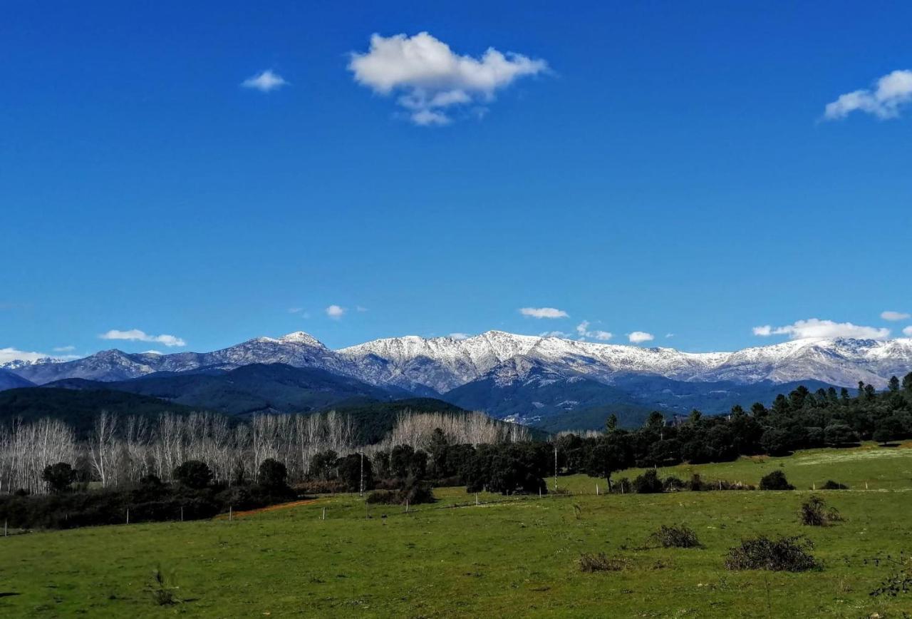 Estrellas De Gredos 阿雷纳斯德圣佩德罗 外观 照片